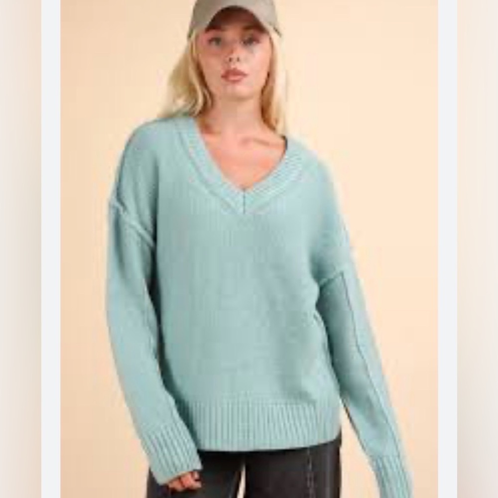 NWT S NEW IN Distressed inspired sage cable knit soft V neck sweater bohemian